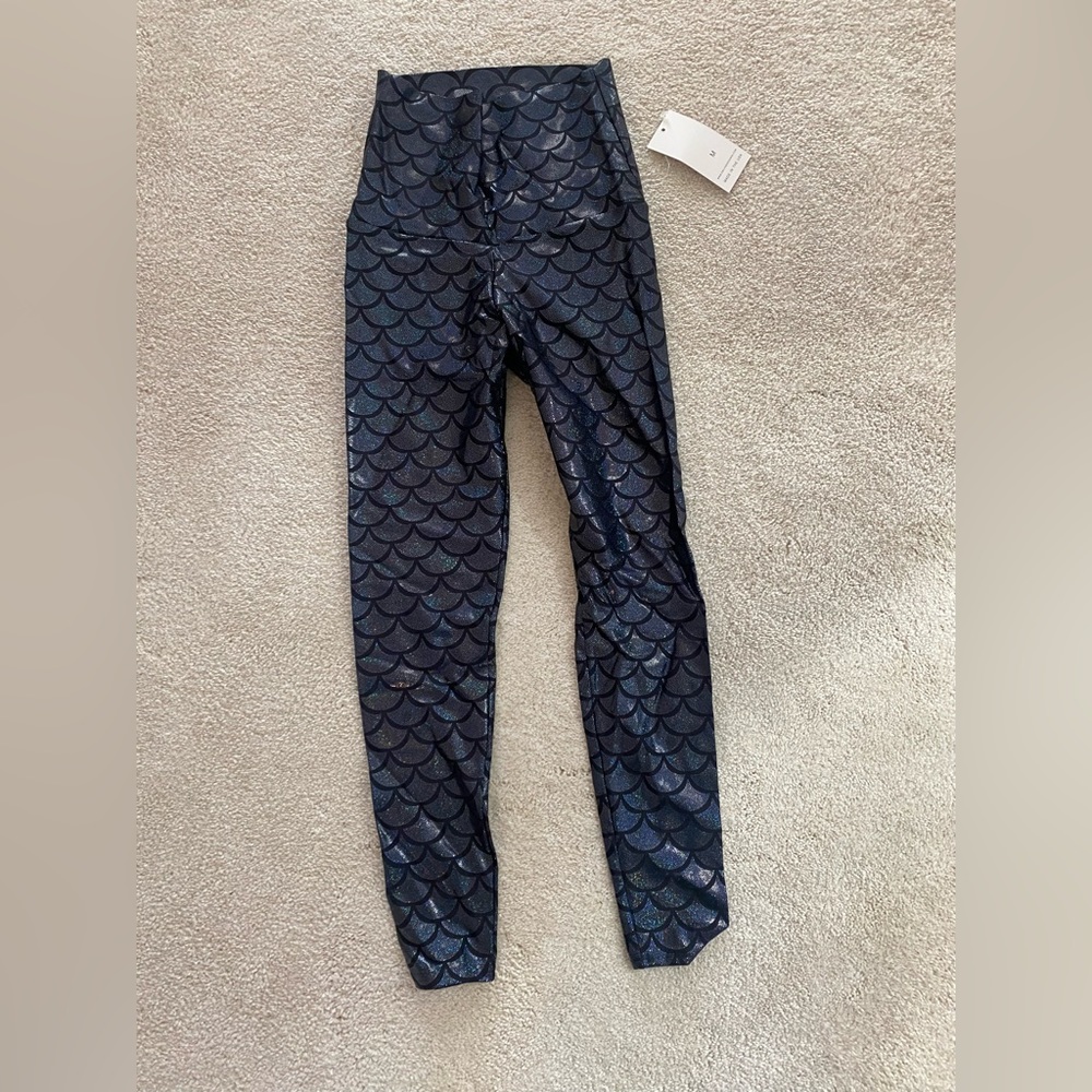NWT Emily Hsu Onyx Shimmer Mermaid Leggings SZ Medium